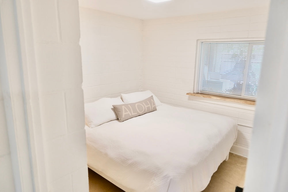 Beachfront Access, 1 Bedroom Apt