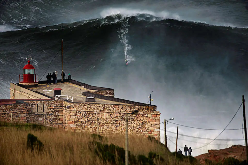 Watch the 100ft Wave from Bed - 3 bed